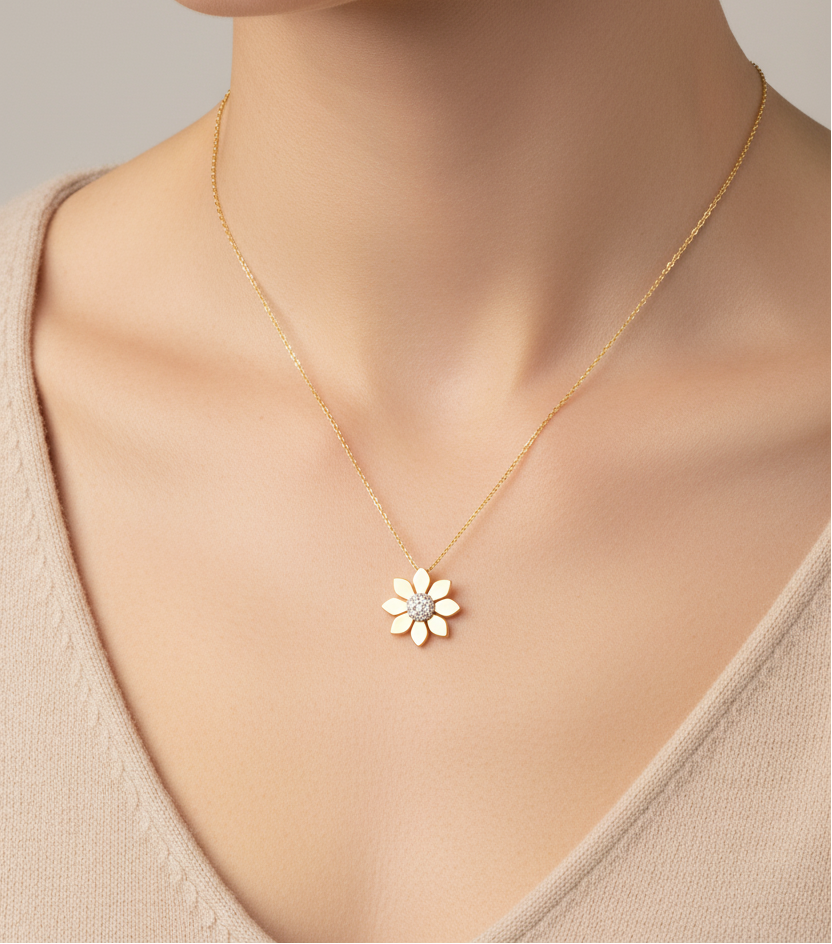 Colgante o collar de trébol rosa delicado en oro amarillo de 14 quilates