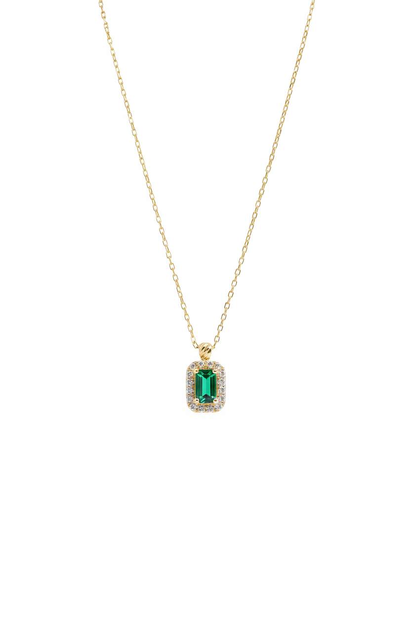 Collier d'émeraude solitaire taille émeraude en or jaune 14 carats