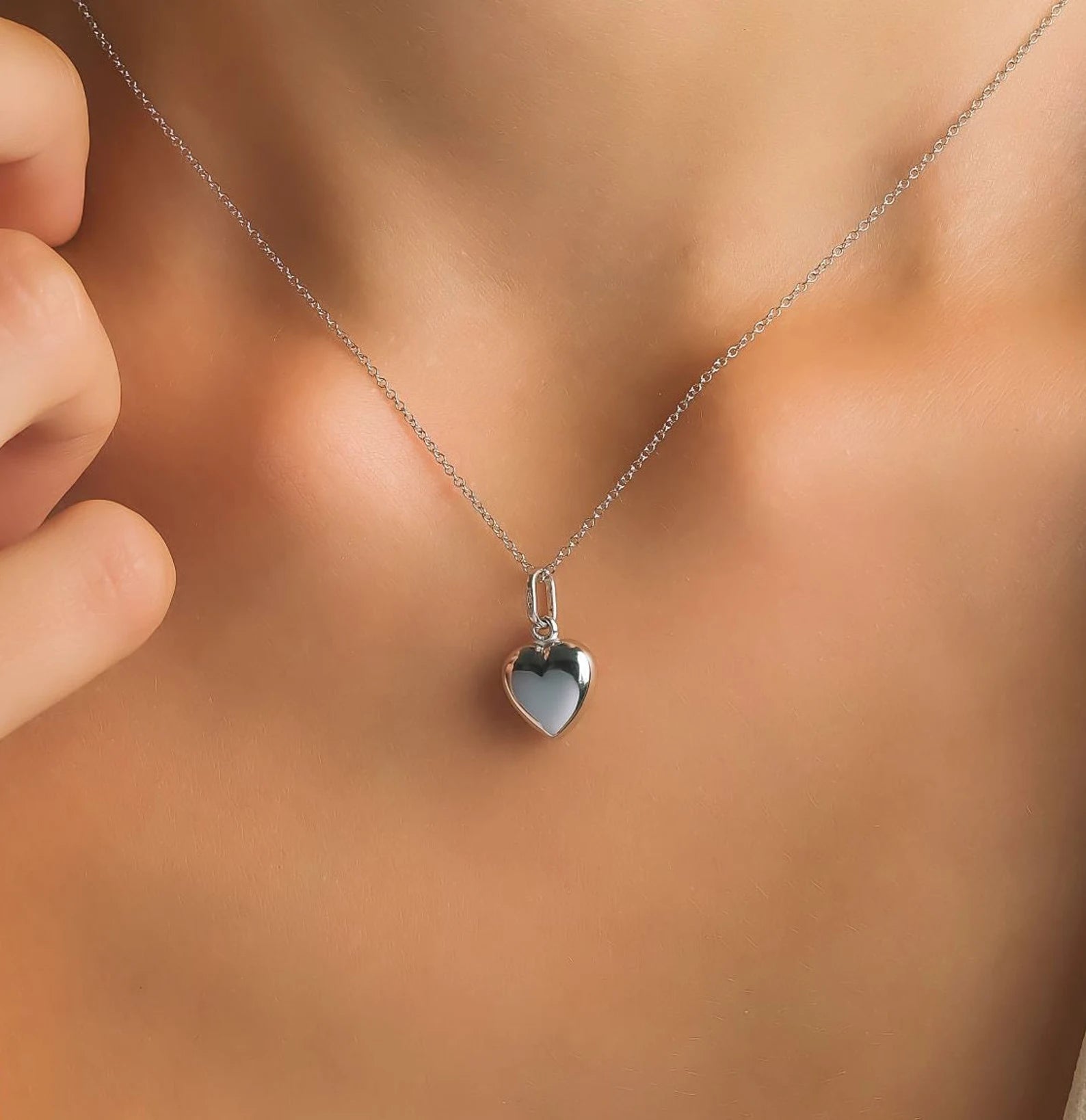 14K White Gold Shiny Puffed Heart Necklace