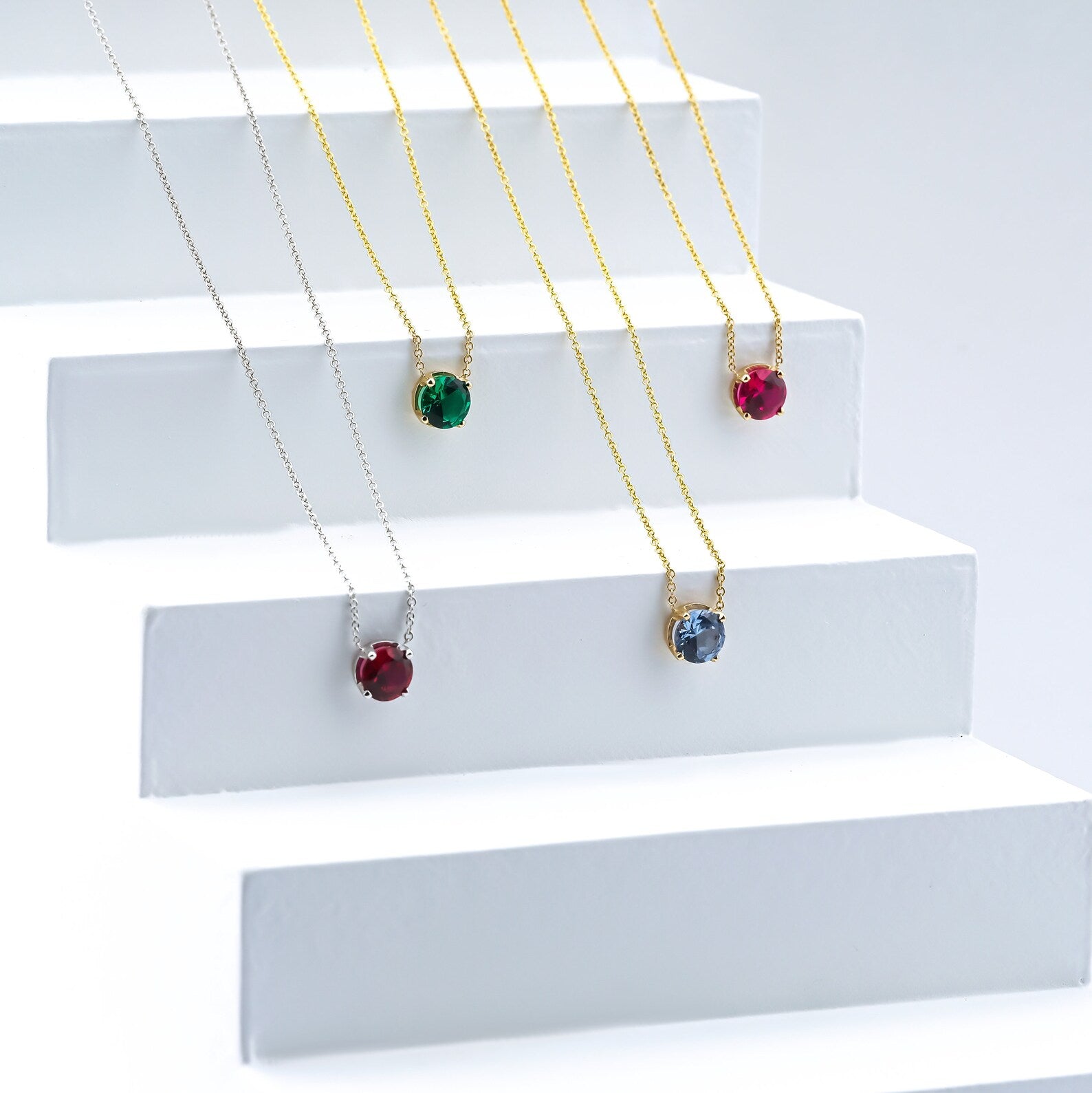 Collier solitaire péridot vert en or massif 14 carats 6 mm