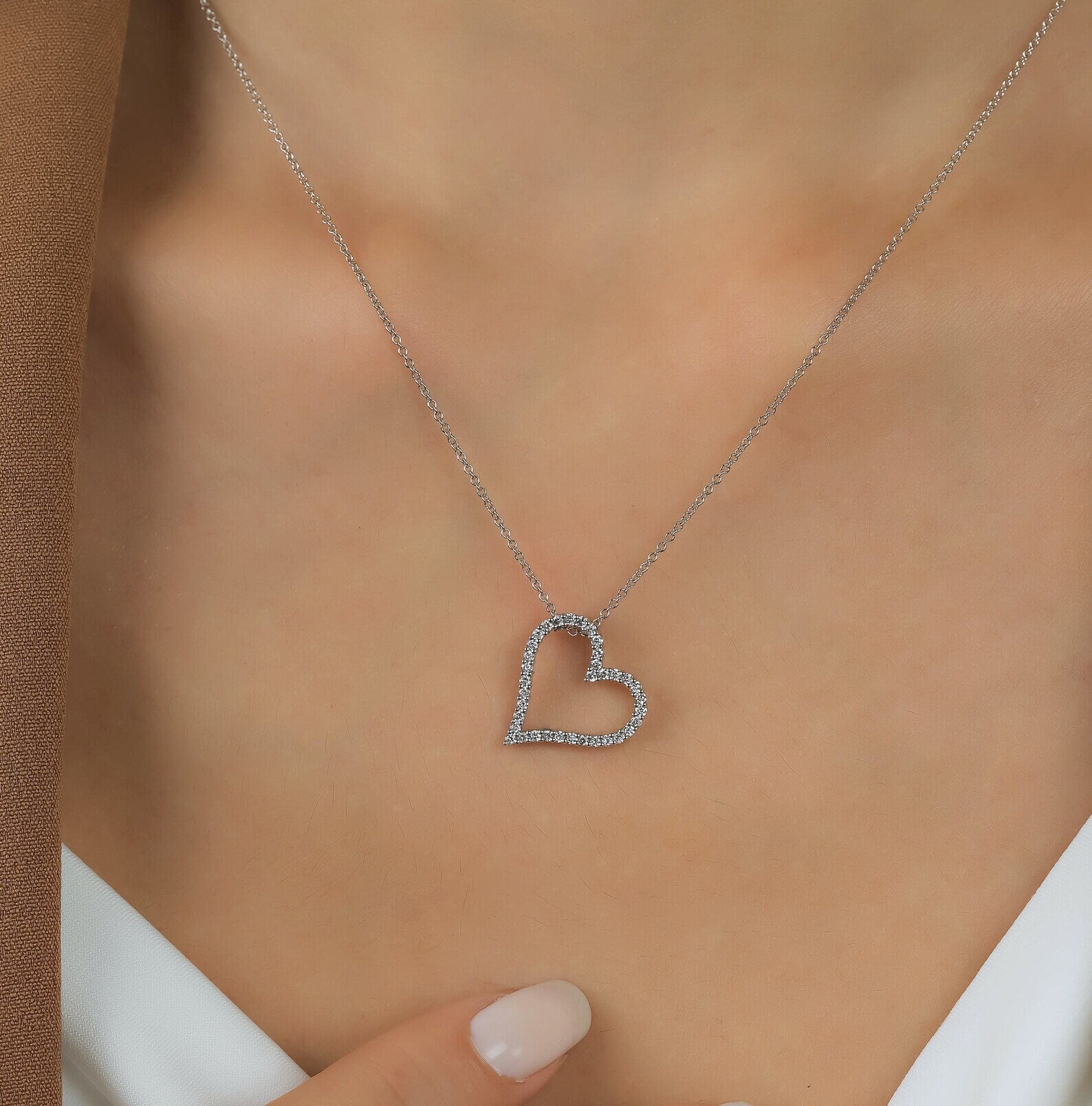 14K White Gold 0.40 Carat Natural Diamond Heart Necklace