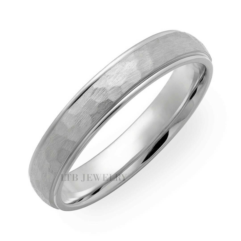 Alianzas de boda de platino con acabado martillado de 4 mm