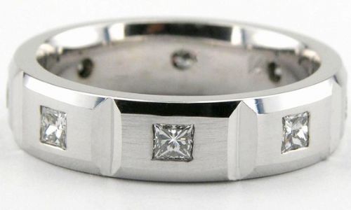 Platinum men's wedding ring featuring 0.80 carats of princess cut diamonds, satin and shiny finishes, 6mm wide.