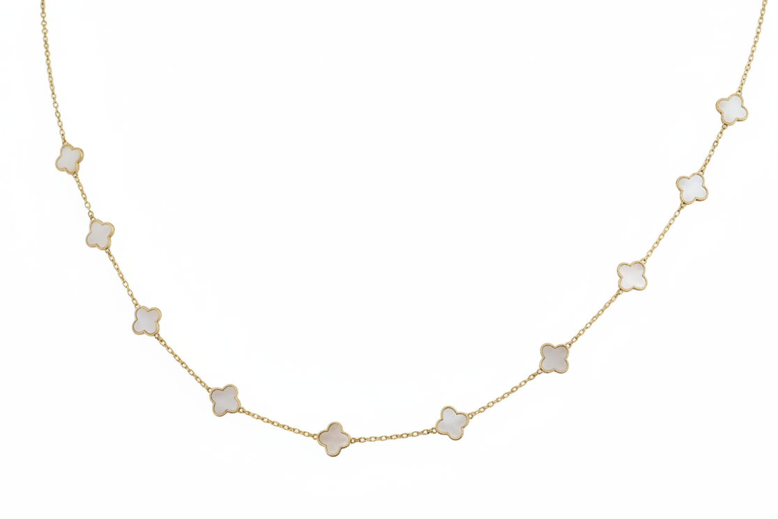 Collar de trébol de cuatro hojas con estación de nácar de oro amarillo de 14 quilates