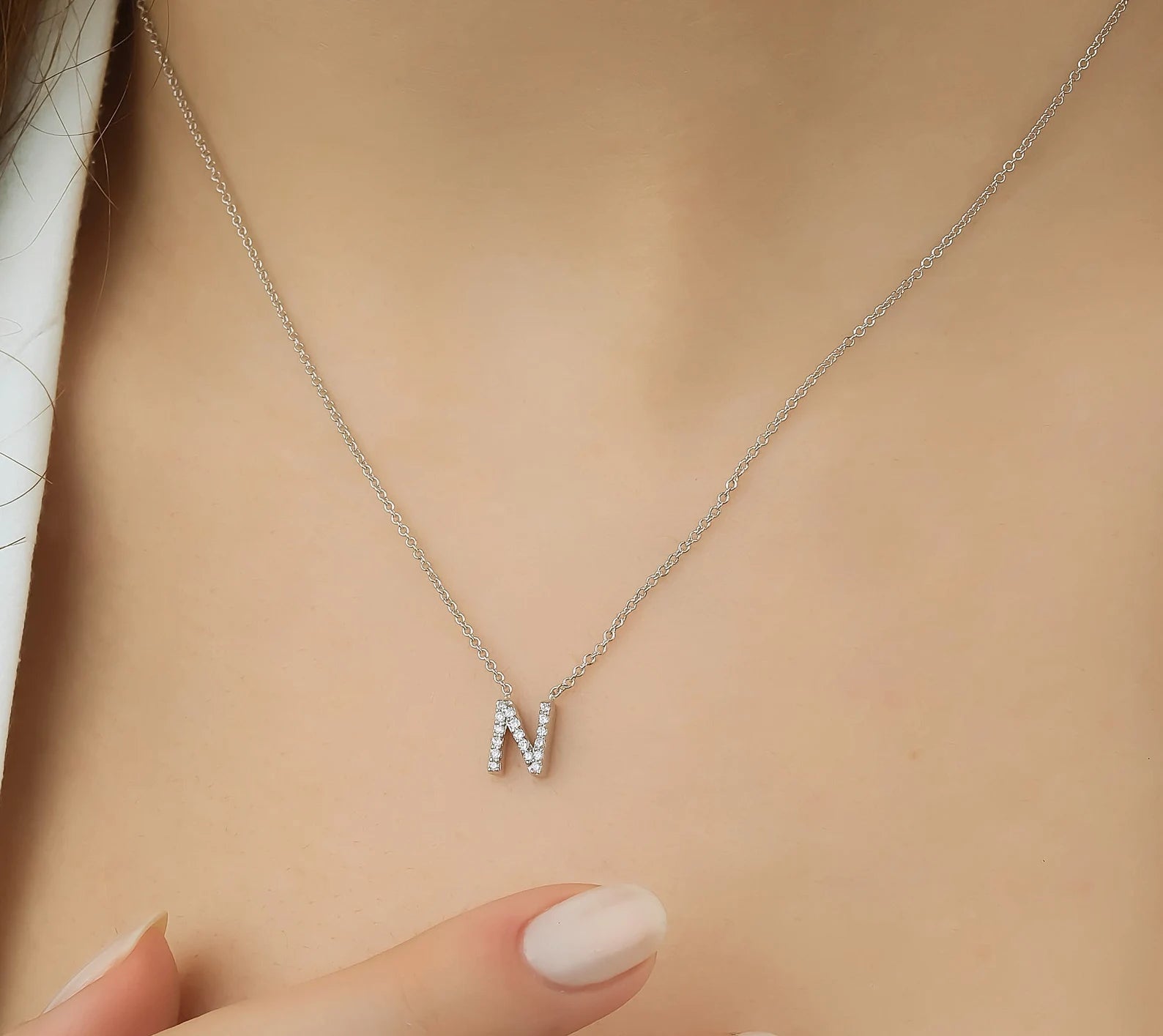 Collar con letras de diamantes, collar con letra N de oro blanco de 14 quilates