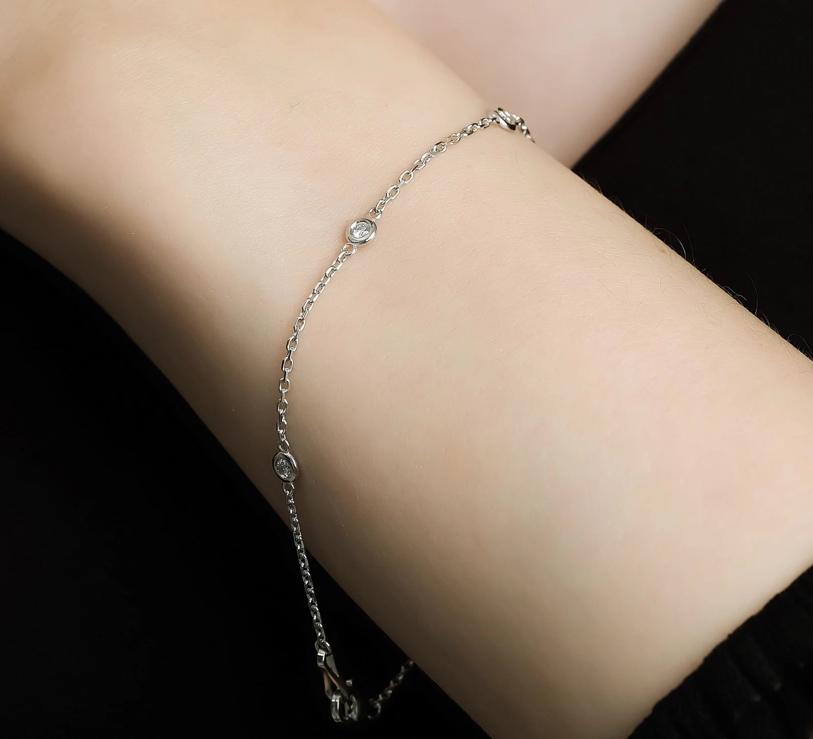 Bracelet en or blanc 14 carats avec diamants By the Yard Station