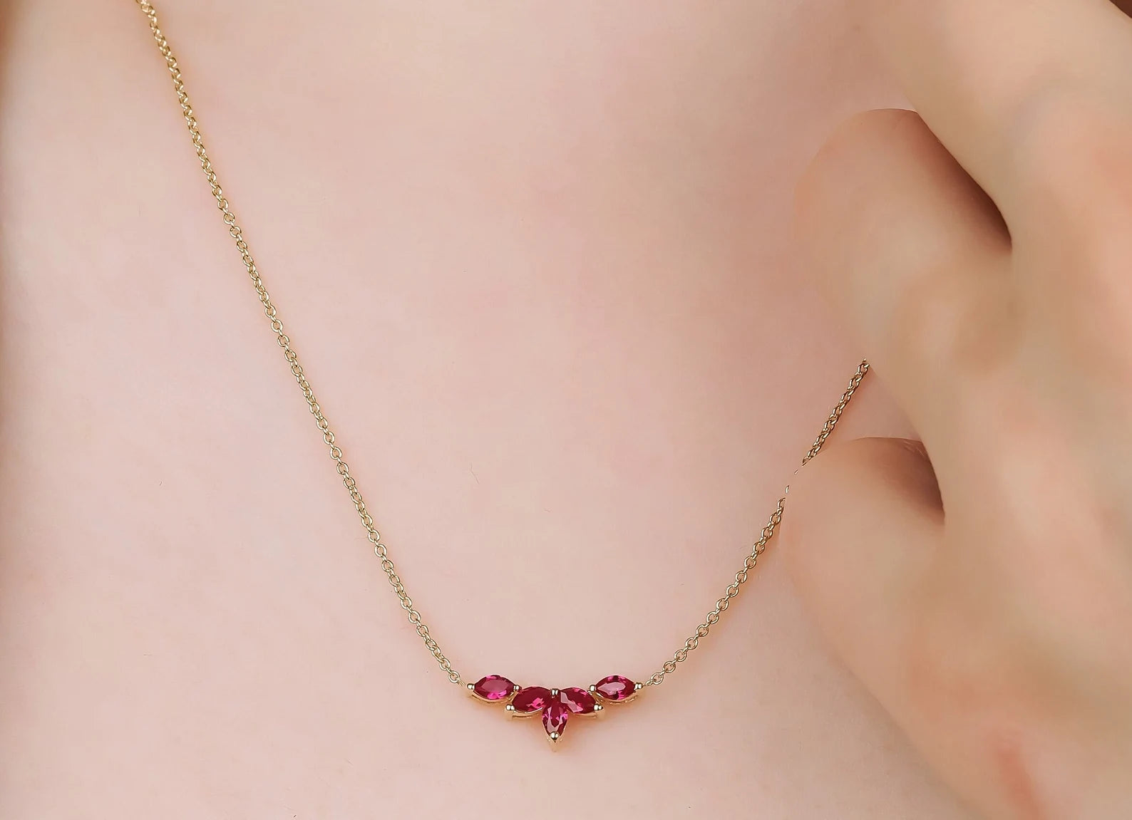 Collier rubis marquise en or 14 carats