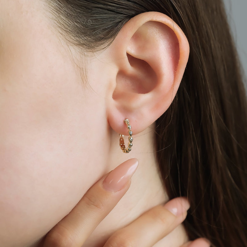 Kendra Scott Astrid 14k Yellow Gold Split Hoop Earrings in White Diamo –  Smyth Jewelers