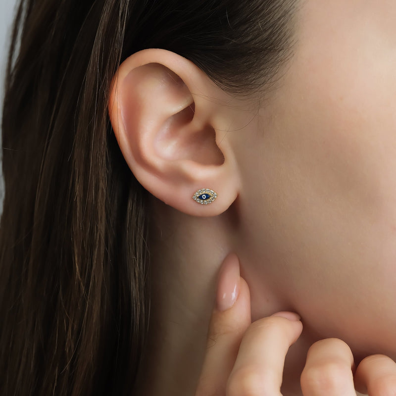 2mm Dot Disc Stud Earrings – Melanie Golden Jewelry