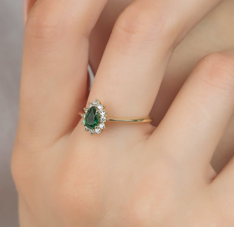 14K Yellow Gold Pear Shape Emerald Ring